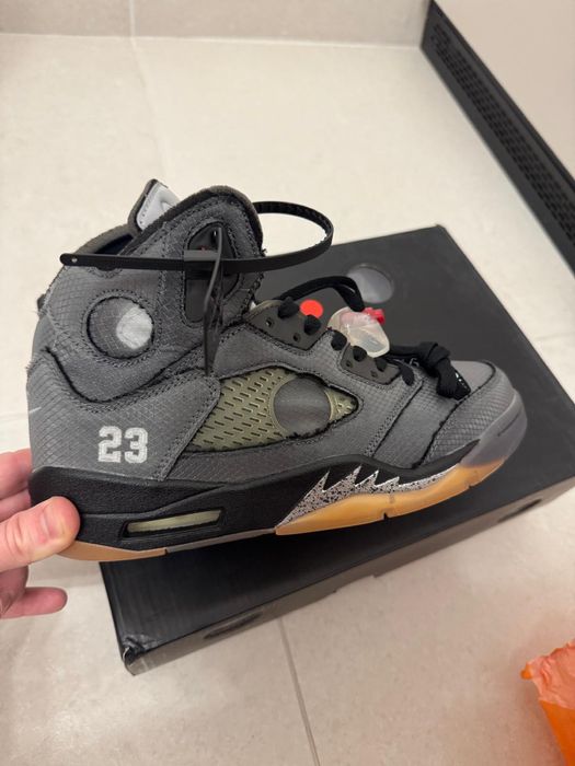 Ediție limitată Air Jordan 5 Off white