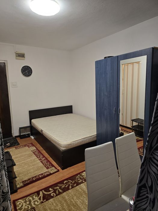 Garsonieră de vânzare