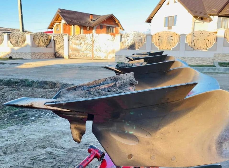 Plug reversibil 4 brazde  Gregoire Besson