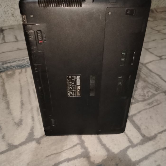 Noutbook kompaniya asus