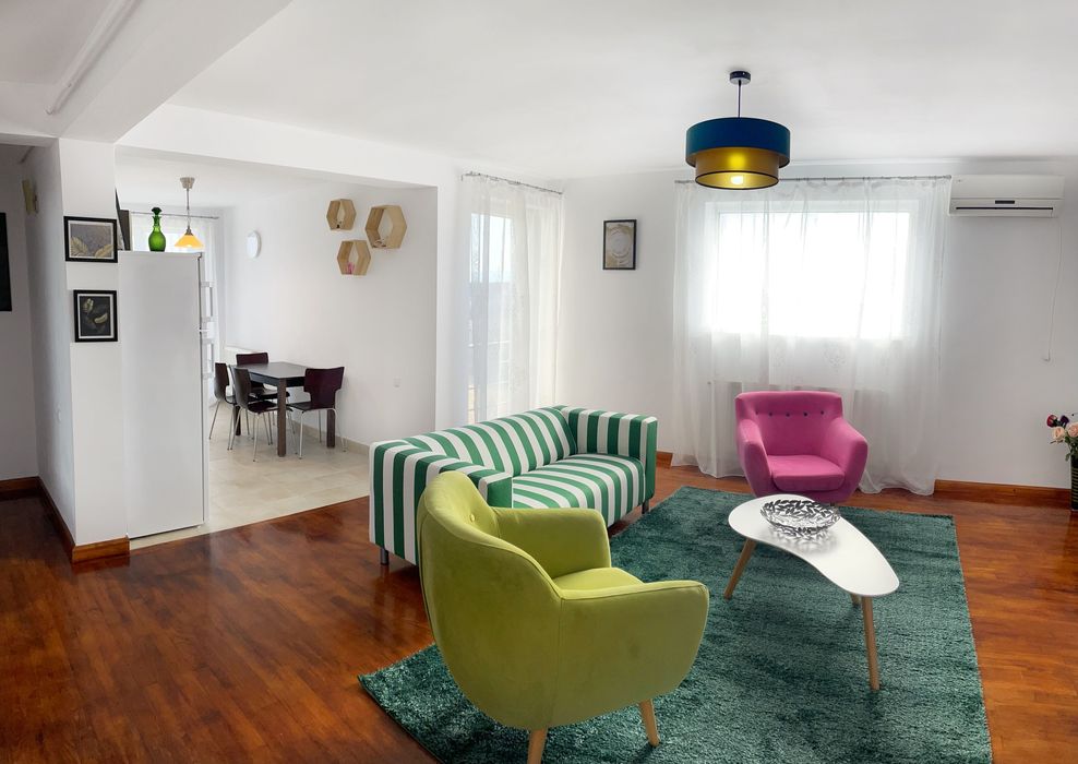 Vand apartament 3 camere in Cetate, zona foarte buna