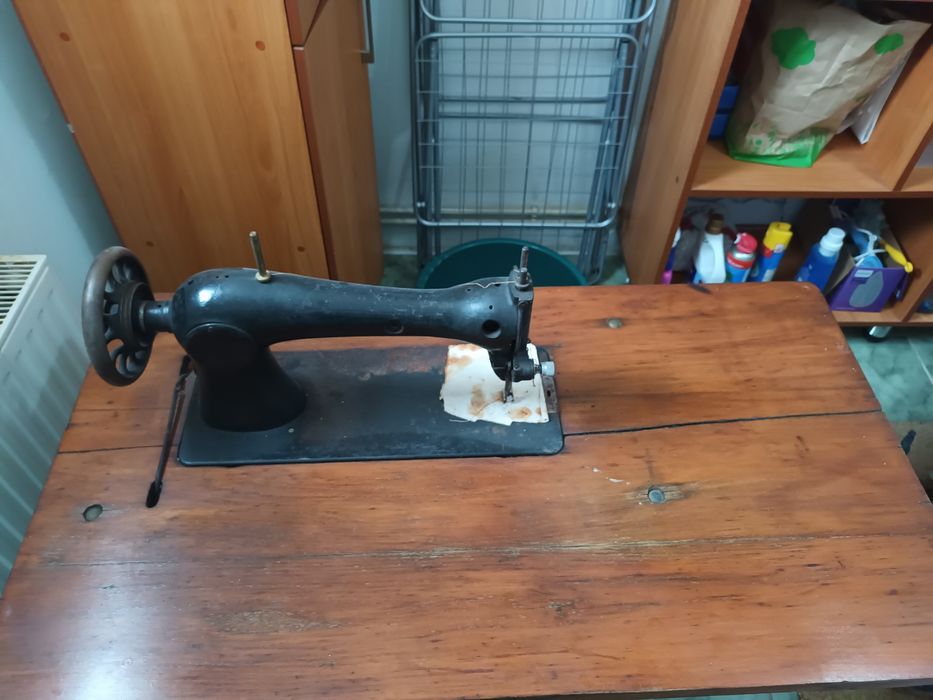 Mașini de cusut Singer 16k55