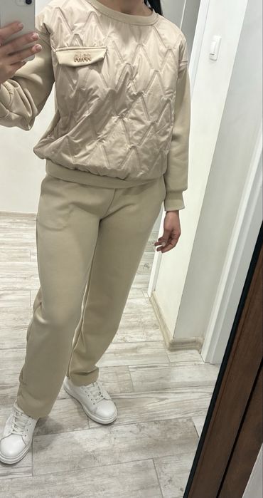 Стилен дамски комплект от две части