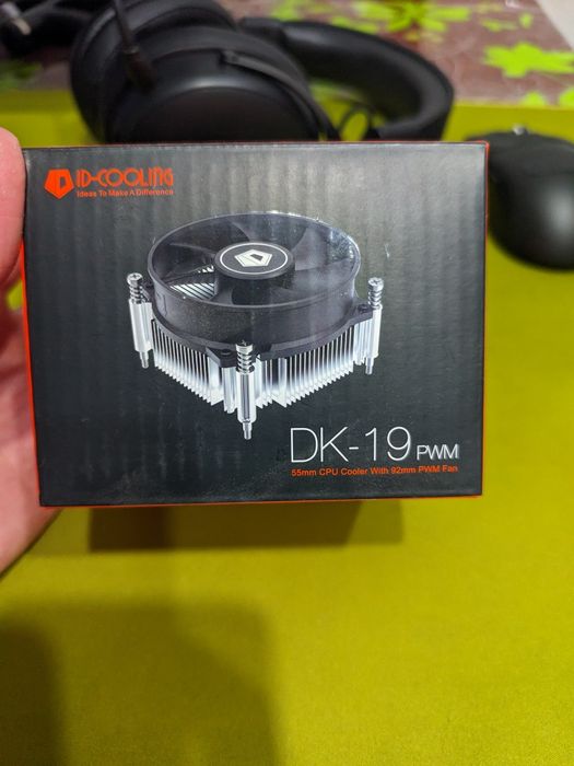 Продам процессор Intel Core i3-12100f + боксовый кулер