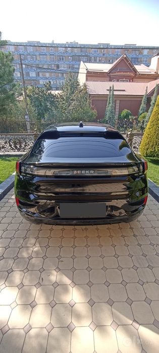 Zeekr 001 You Flagship Phantom Black