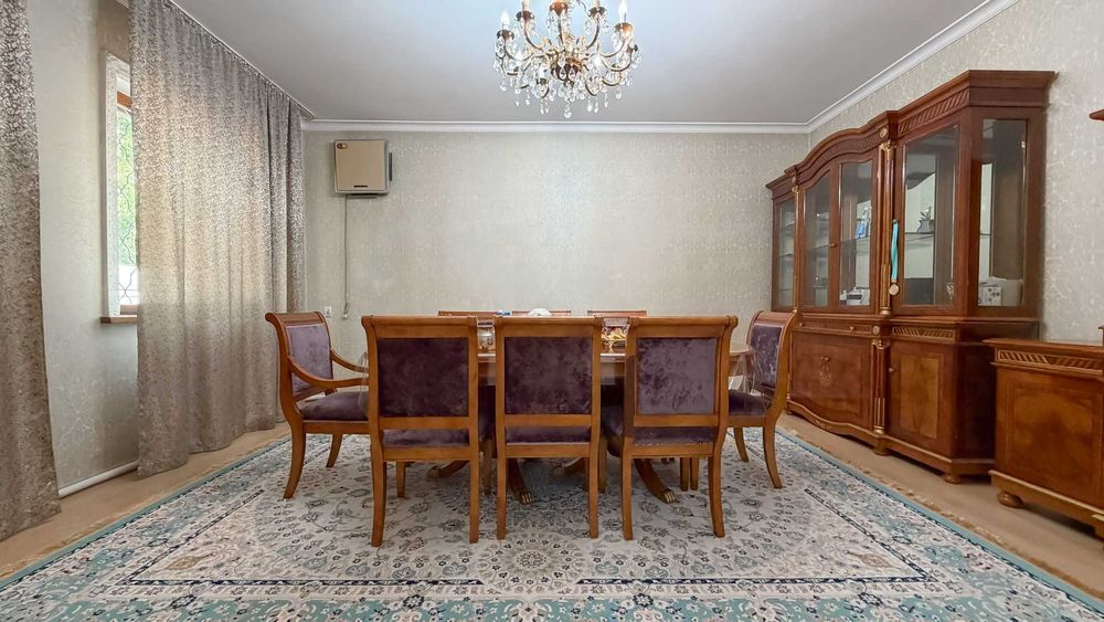 Просторный дом для большой семьи в тихом районе