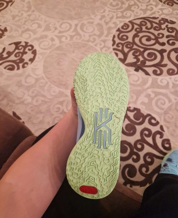 Кроссовки для баскетбола