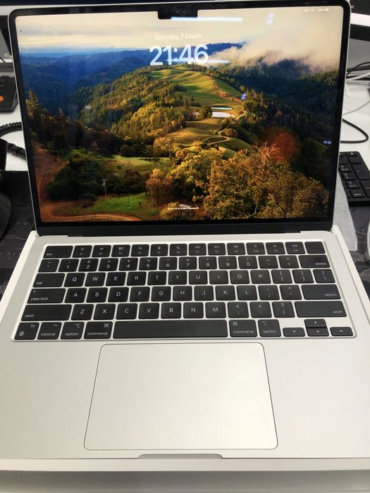 MacBook Air M3 2024 8/256