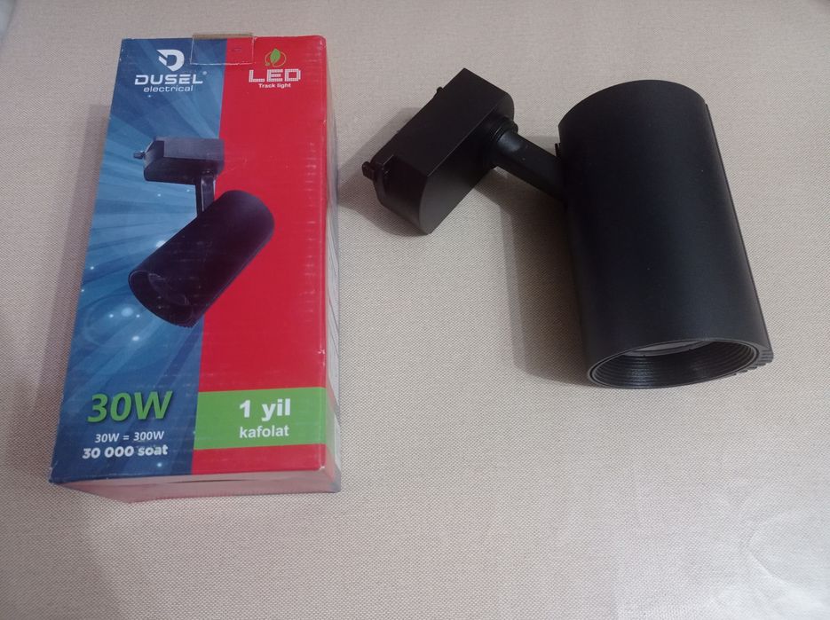 Потолочные трековые светильники лед чёрного цвета