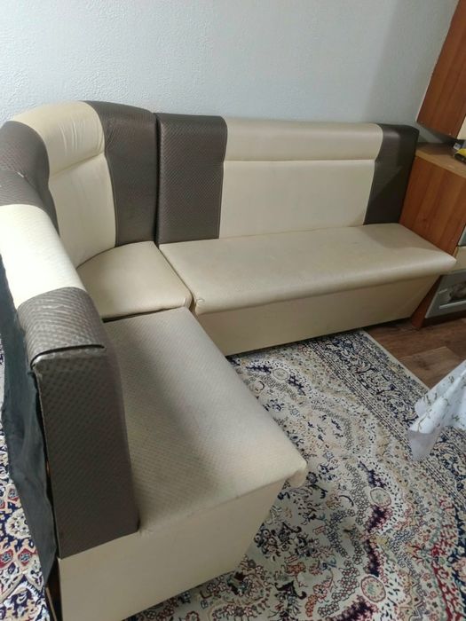 Продаётся угловой диван в хорошем состоянии