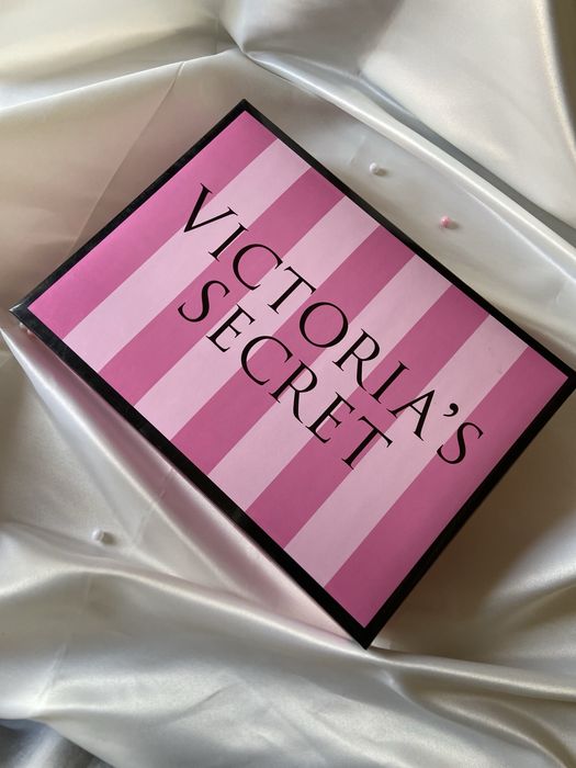 Падарочный пакет этикетка каробка