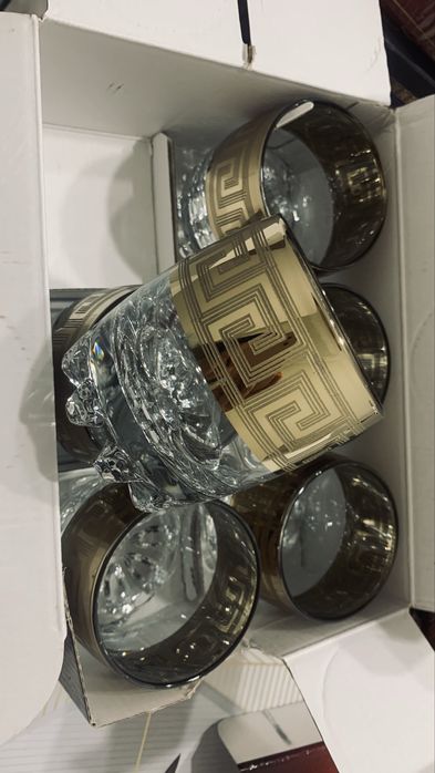 Набор стаканов с золотым ободком из стекла