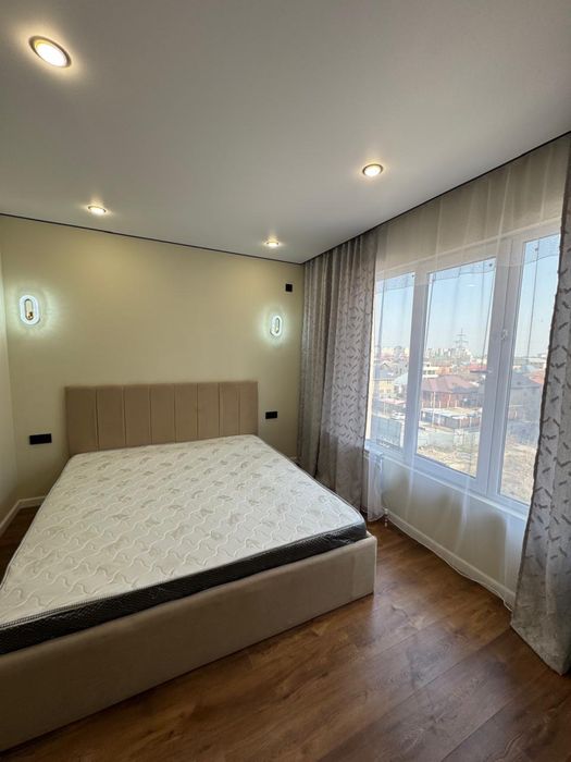 Новый кровать с матрасом