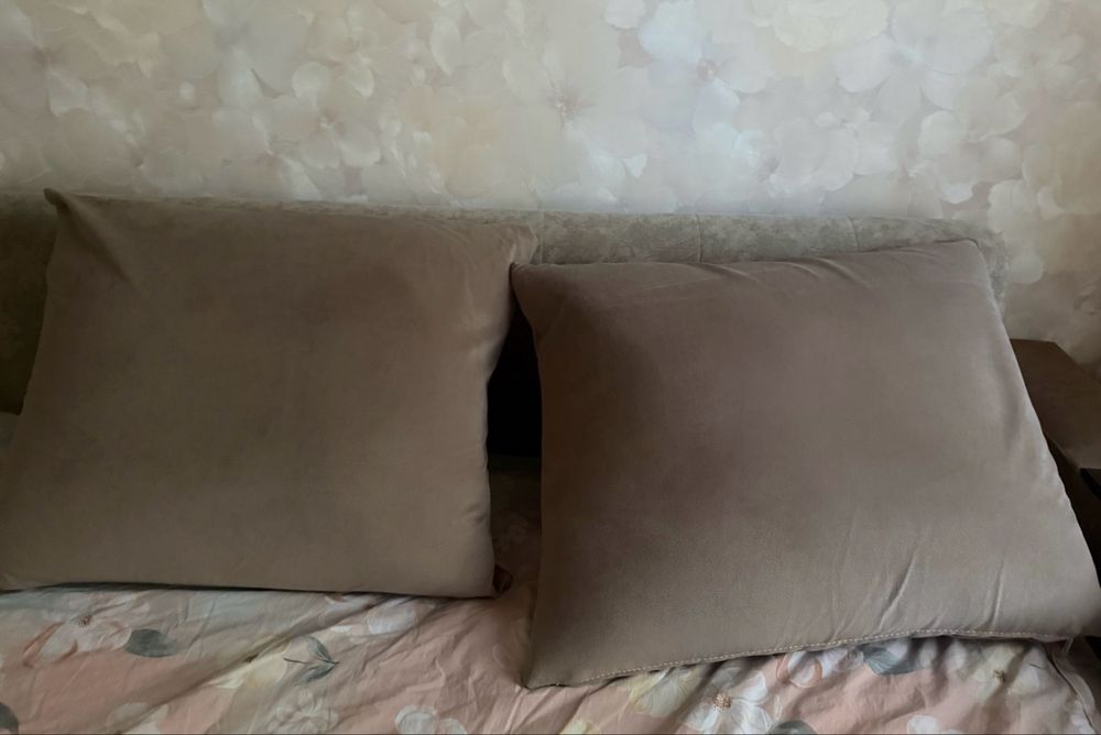 Продаються подушки