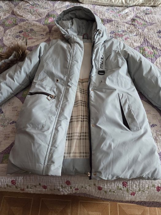 Продам детскую зимнее куртку-пальто