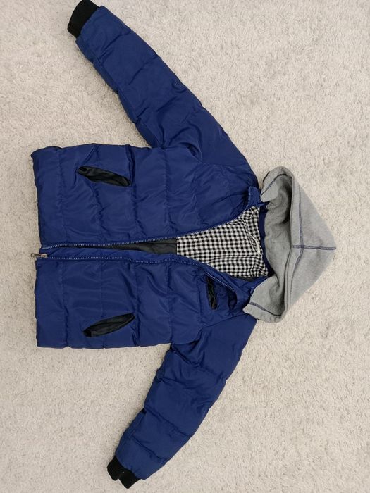 Продам куртку осень весна