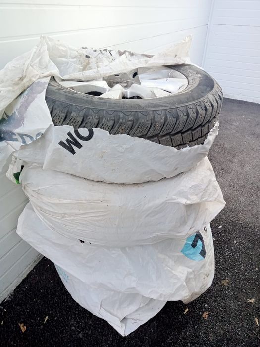 Продам резины с титановыми дисками