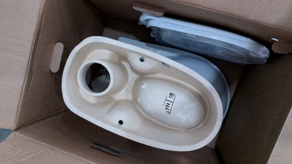 Продам унитаз  новый в упаковке