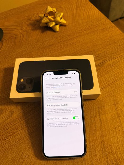 iPhone 13 памет-128gb + прозрачен кейс