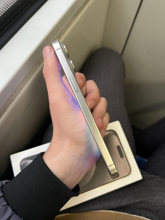 iPhone 15 Pro Max Sim esim