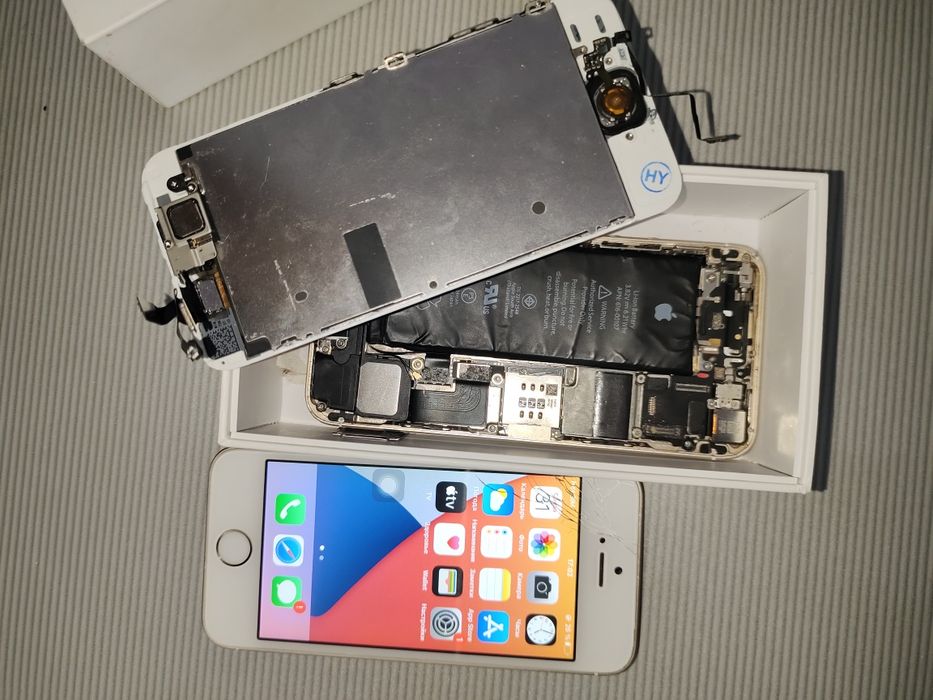 iphone SE 2016 gold