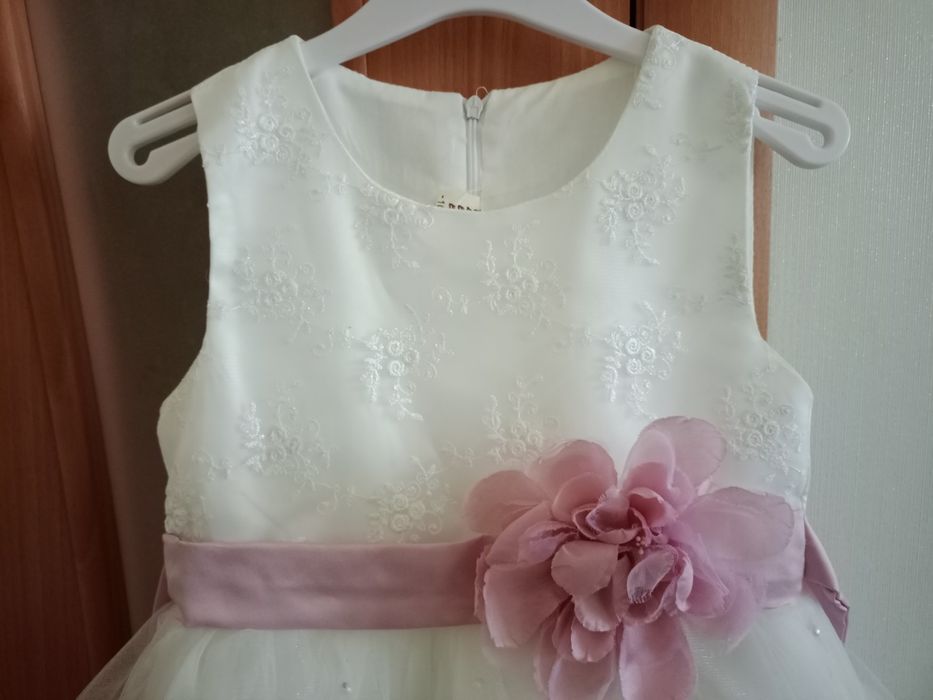 Продам платье для девочки