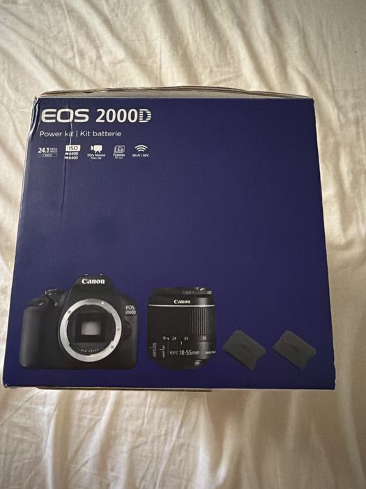 Canon EOS 2000D + Obiectiv EF-S 18-55mm IS II