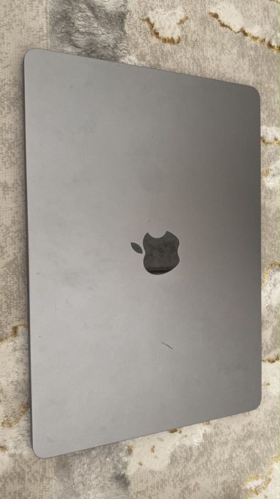 MacBook Air M2 2022