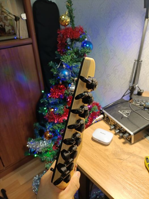 Восьмиструнная электрогитара SubZero