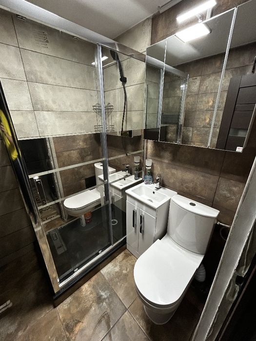 Vand apartament 3 camere