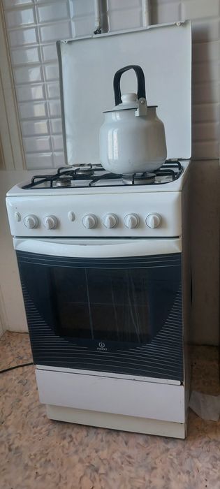 Продам газовую плиту