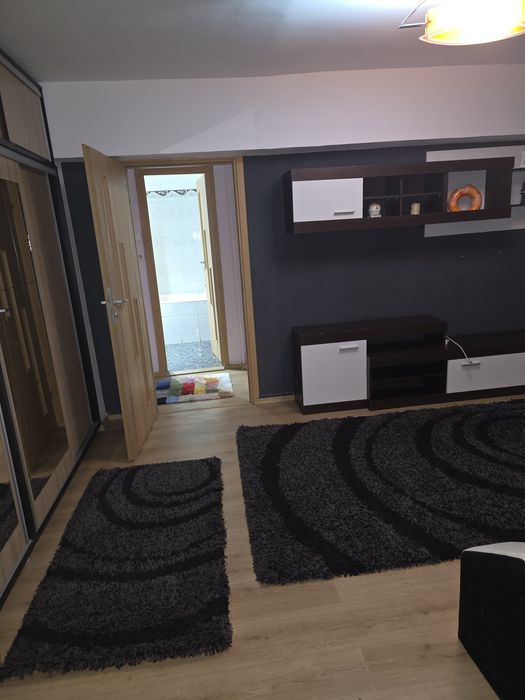 Inchiriez apartament 2 camere, 52mp, zona Auchan Titan