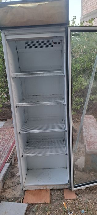 Ветрина холодильник