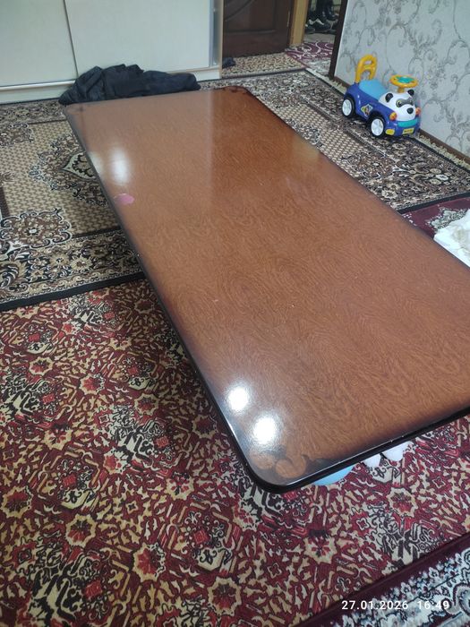 Stol sotiladi srochna