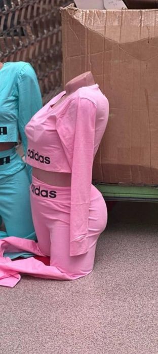 Compleu dama diferite modele