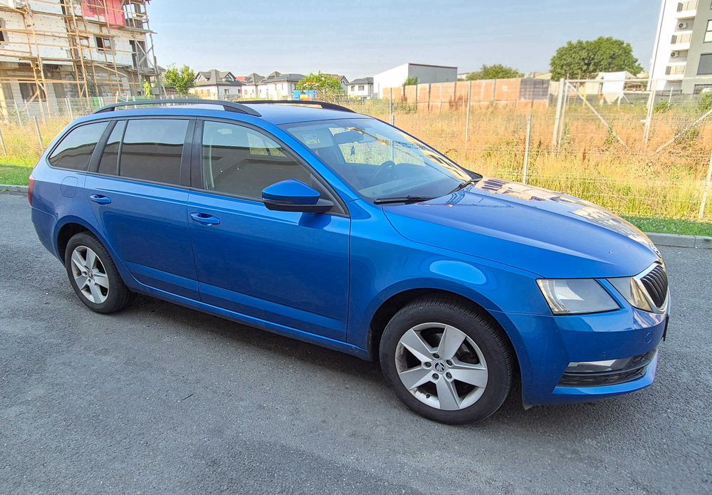 Masina auto Skoda