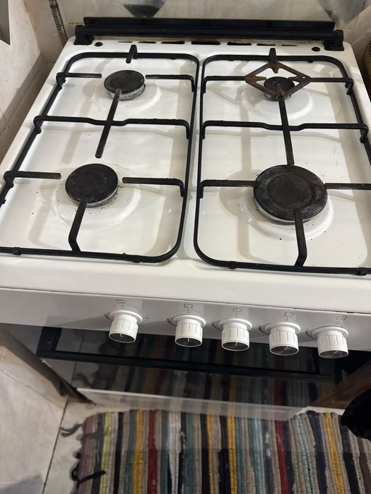 Продам газовую плиту