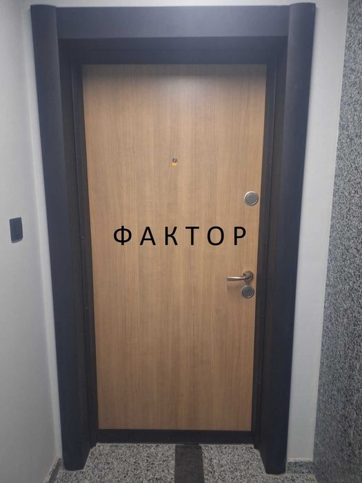 Дава се под наем Тристаен апартамент в Пловдив, Център - 110 кв.м за 600 € - Снимка #12