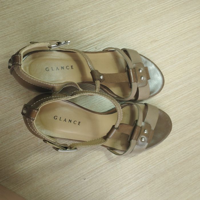 Продам босоножки