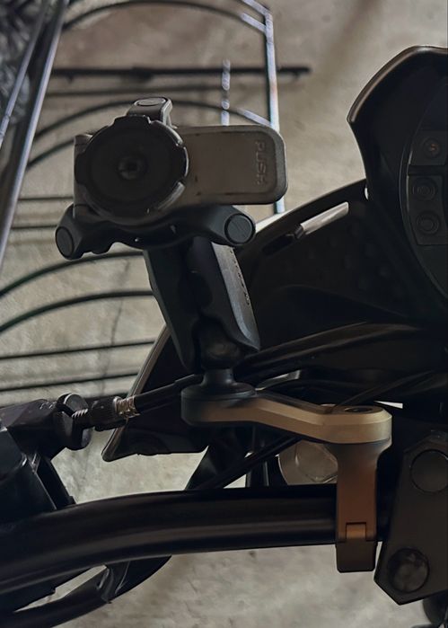 Vand quad lock dual pivot