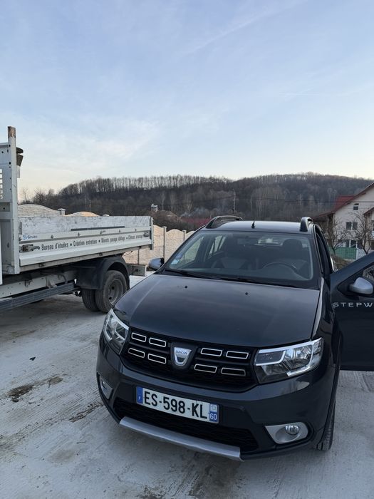 Dacia Sandero Stepway 2017 luna a 11