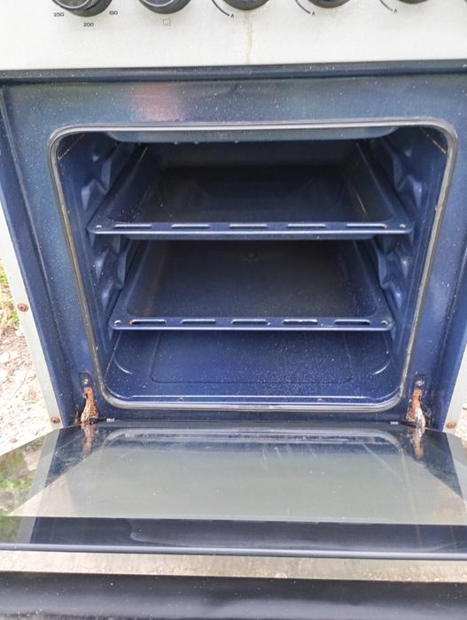 Продам газовую плиту 30 тысяч