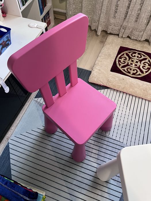 Стол со стульчиками IKEA
