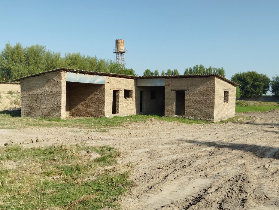 Uchastka sotiladi 15 sotik