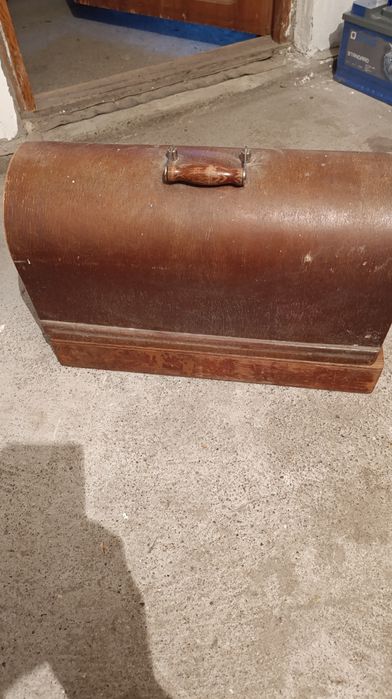 Продам швейную машинку