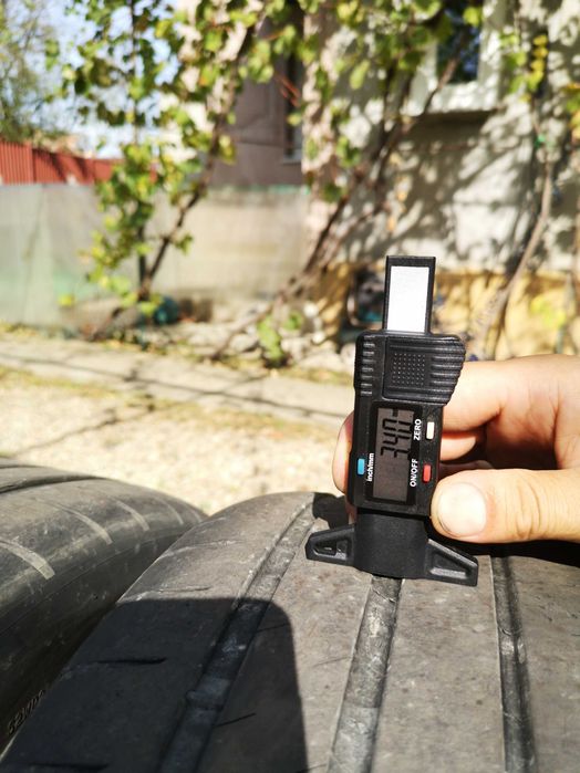 235/45/18  2-iarna Brigestone   235/40/19 vara 2-Michelin si 2-Pirelli