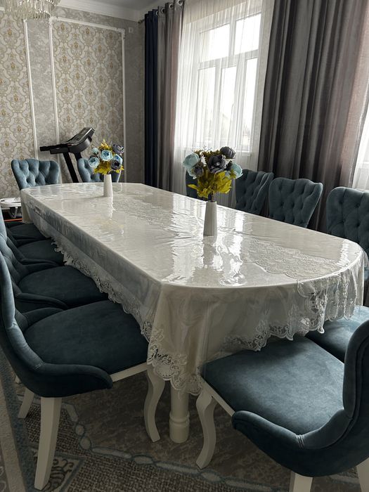 Продам стол и 12 стульев