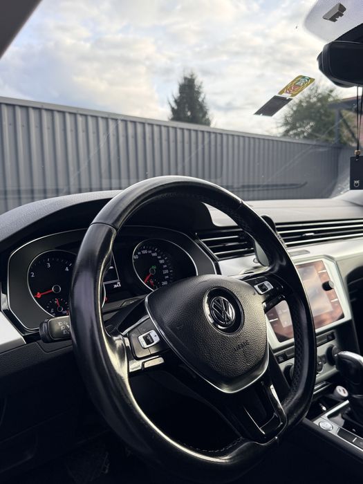 Vând Passat 2019