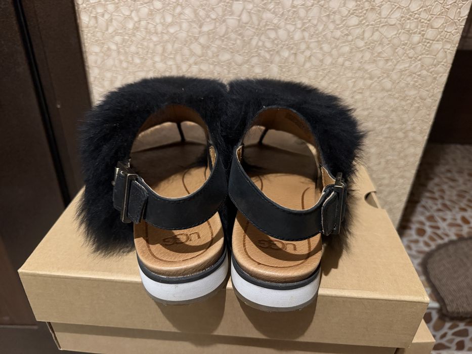 UGG сандали с пух