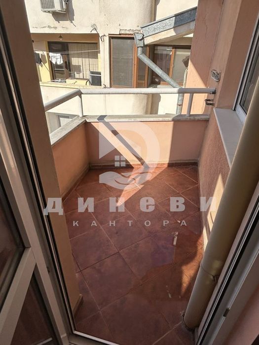 Продава се Тристаен апартамент в Стара Загора, Опълченски - 96 кв.м за 1433 €/кв.м - Снимка #9